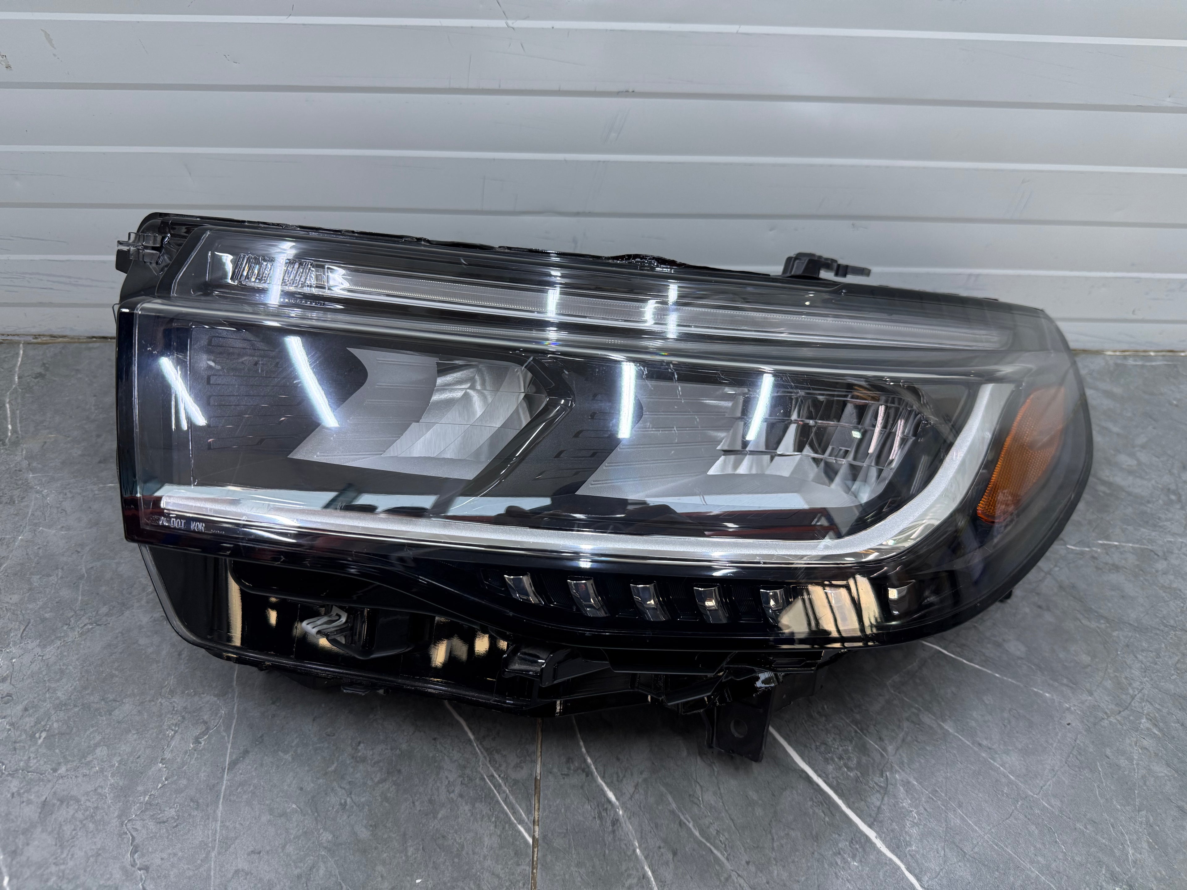 2025 2026 FORD EXPLORER HEADLIGHT FOR ACTIVE ST STline LEFT USED OEM